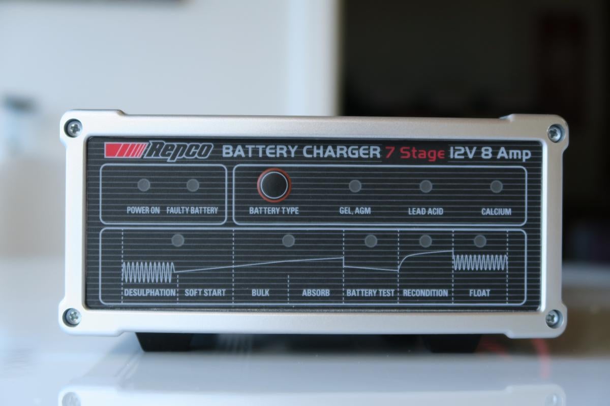 Repco 12V 8-Amp 7-Stage Smart Car Battery Charger - Neighbourly
