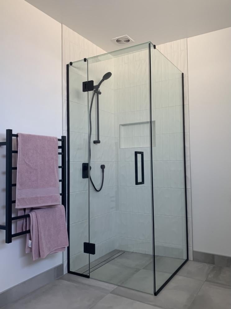 Window Repairs Splashbacks Mirrors Glass Showers Neighbourly